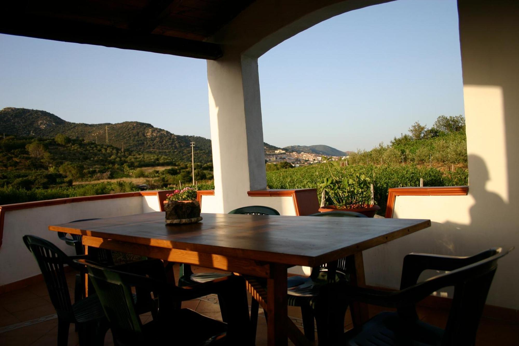 Agriturismo B&B Domo De Resteblas Berchidda Buitenkant foto