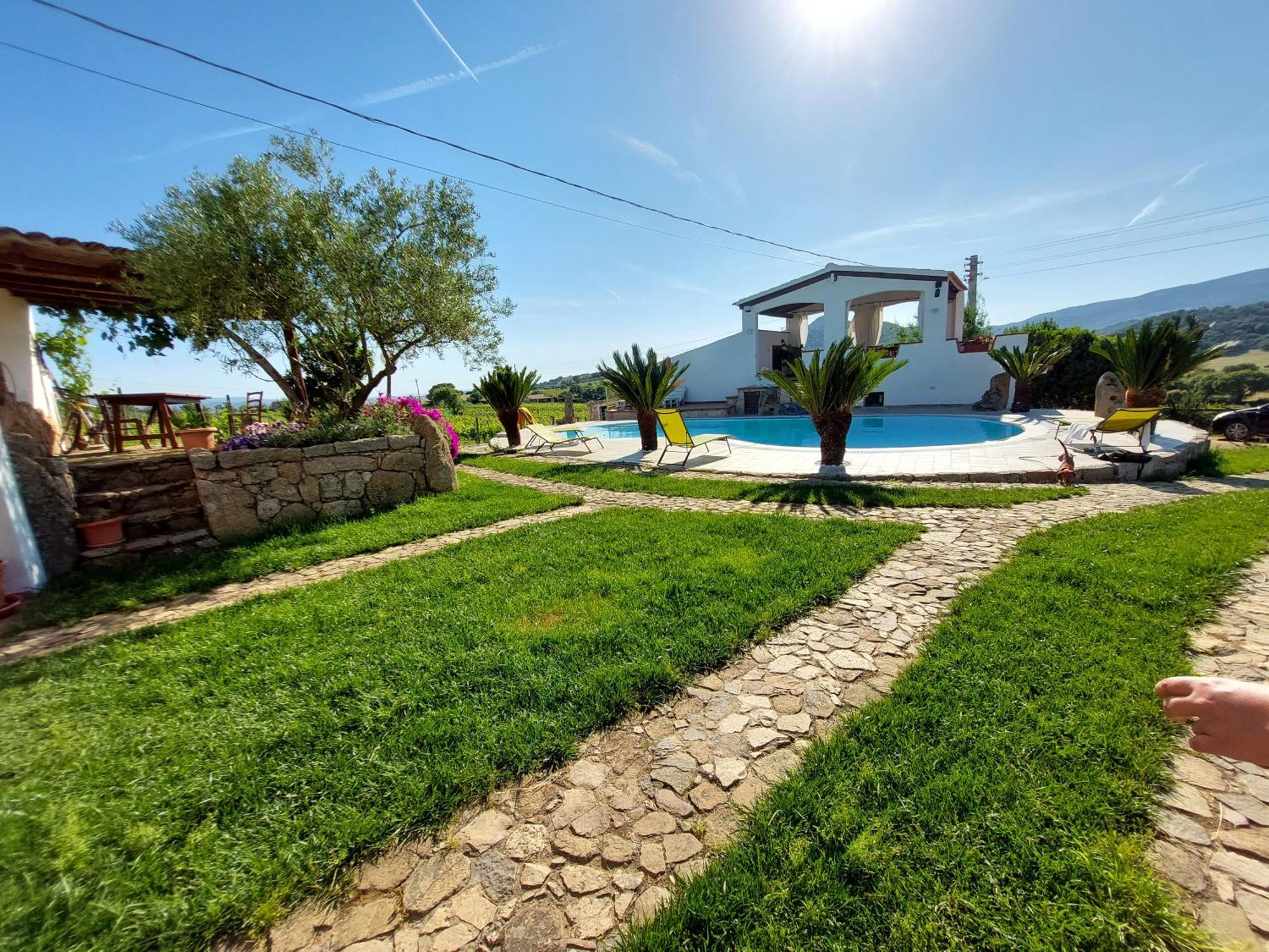 Agriturismo B&B Domo De Resteblas Berchidda Buitenkant foto