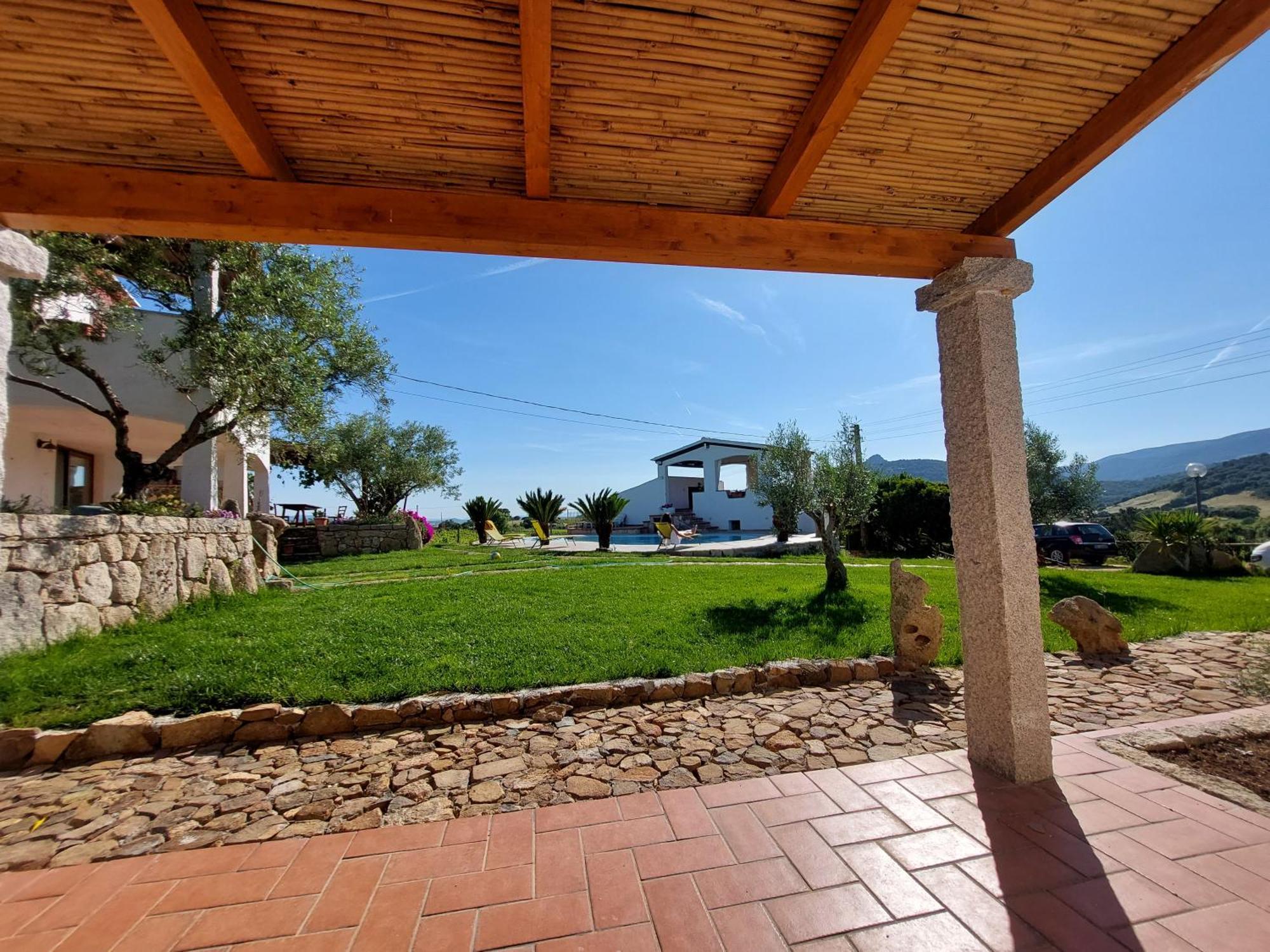 Agriturismo B&B Domo De Resteblas Berchidda Buitenkant foto