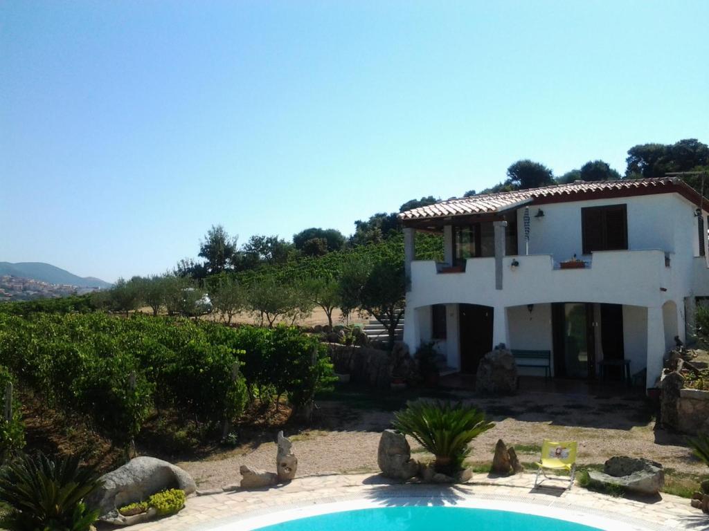 Agriturismo B&B Domo De Resteblas Berchidda Buitenkant foto