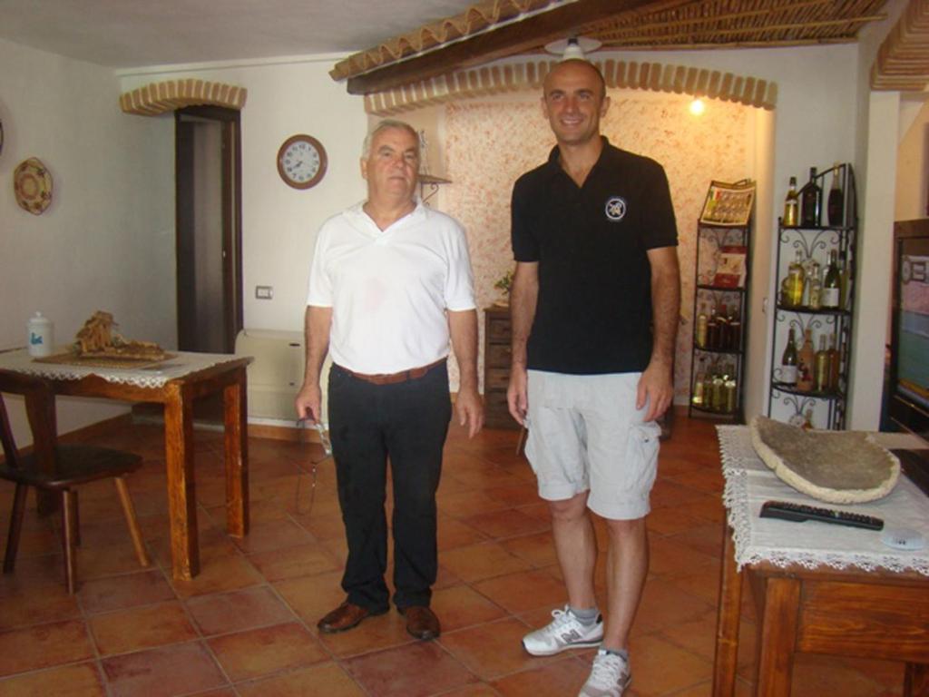 Agriturismo B&B Domo De Resteblas Berchidda Buitenkant foto