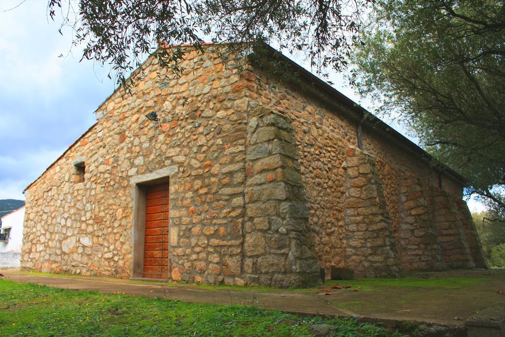 Agriturismo B&B Domo De Resteblas Berchidda Buitenkant foto