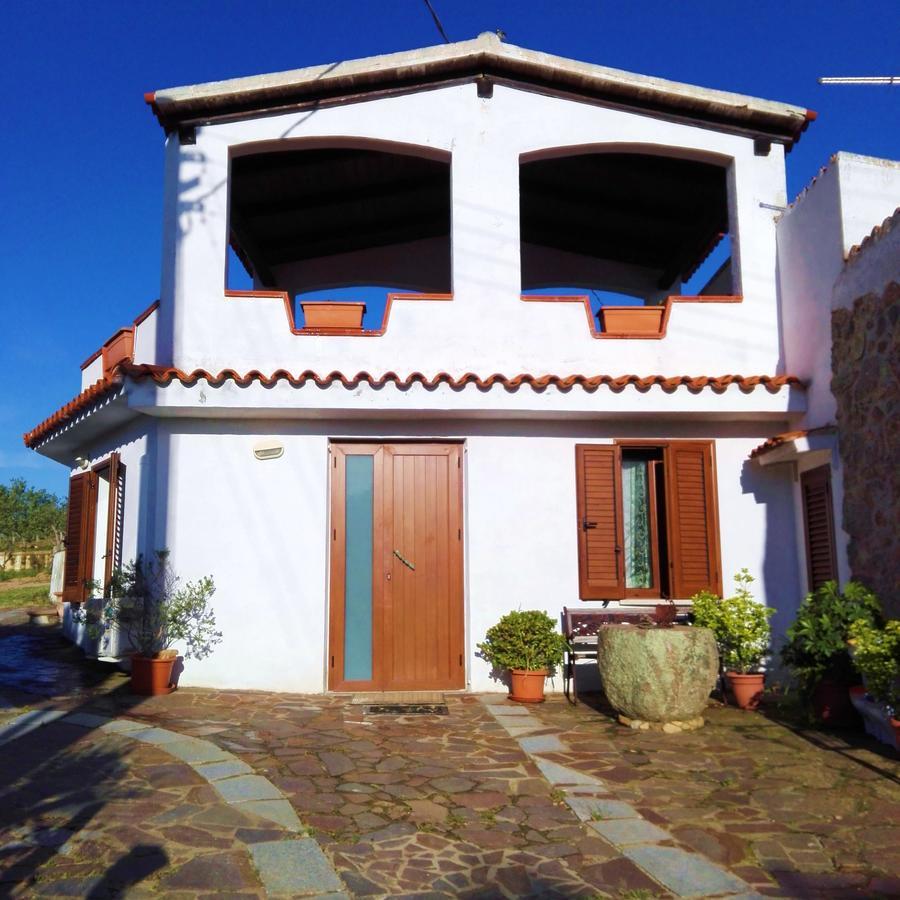 Agriturismo B&B Domo De Resteblas Berchidda Buitenkant foto